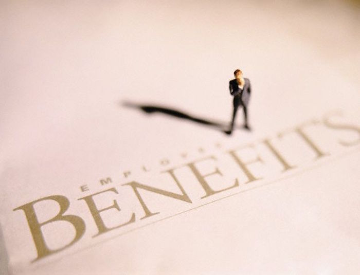 01 Oct 2000 --- Employee benefits --- Image by © Koopman/CORBIS
